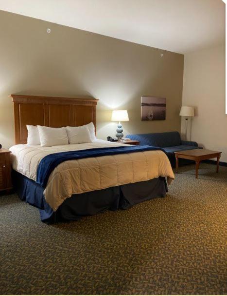 Resort Port Of Kimberling Marina & 3*